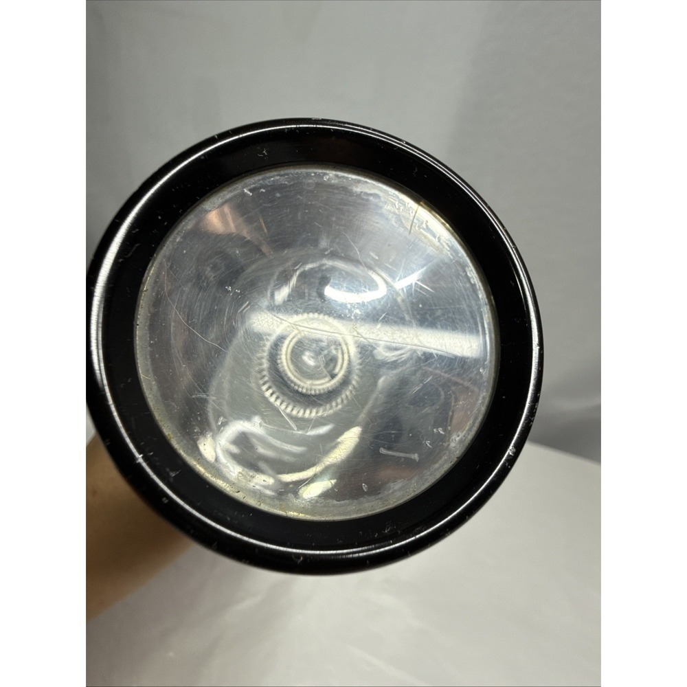 10" MAG-LITE 2D Flashlight -Black MADE IN USA Tested - Picture 2 of 16